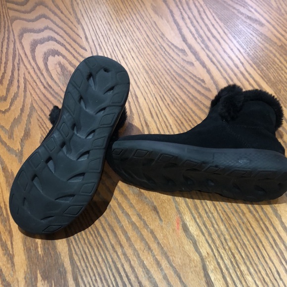 Sketchers on the go ankle winter ❄️ boots 🥾 - Picture 2 of 6